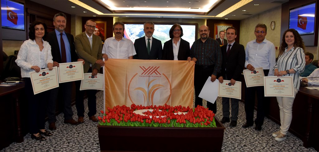 Kütüphanemiz “Engelsiz Üniversite” Simgesi Turuncu Bayrak Almaya Hak Kazandı