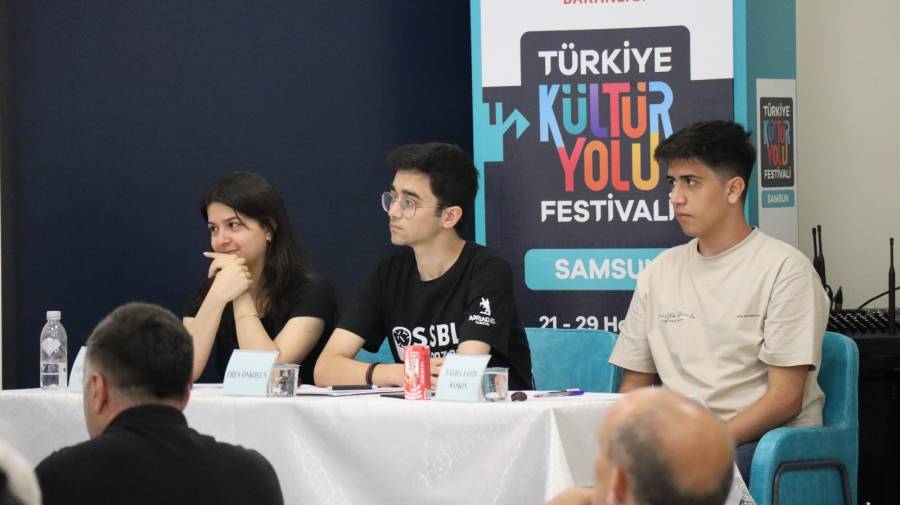 Samsun’daki Türkiye Kültür Yolu Festivali’nde Kütüphaneler Arası İş Birliğiyle Yapılan Münazarada Liseli Gençler Bilgi ve Fikirleriyle Kendilerini Gösterdi