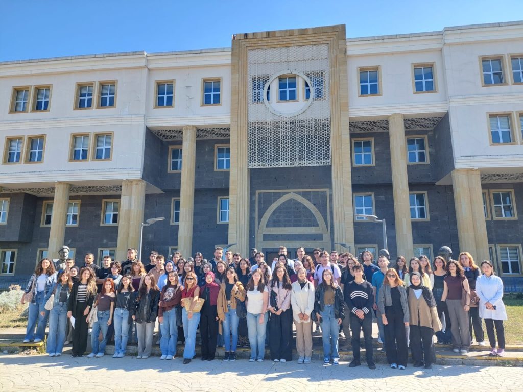 Veteriner Fakültesinin Yeni Öğrencileri, Oryantasyon Programı ile Merkez Kütüphaneyi Tanıdı