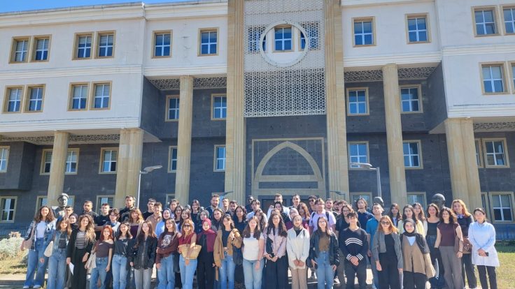 Veteriner Fakültesinin Yeni Öğrencileri, Oryantasyon Programı ile Merkez Kütüphaneyi Tanıdı