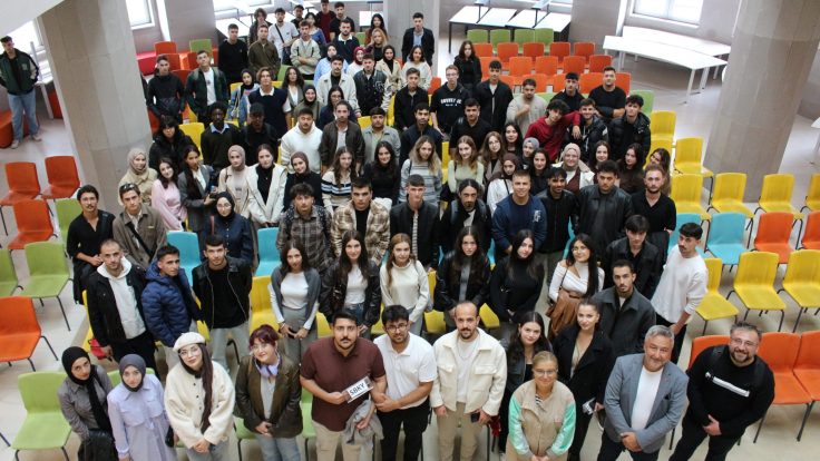 OMÜ UYUM FEST Kapsamında Merkez Kütüphane Yeni Öğrencileri Karşıladı