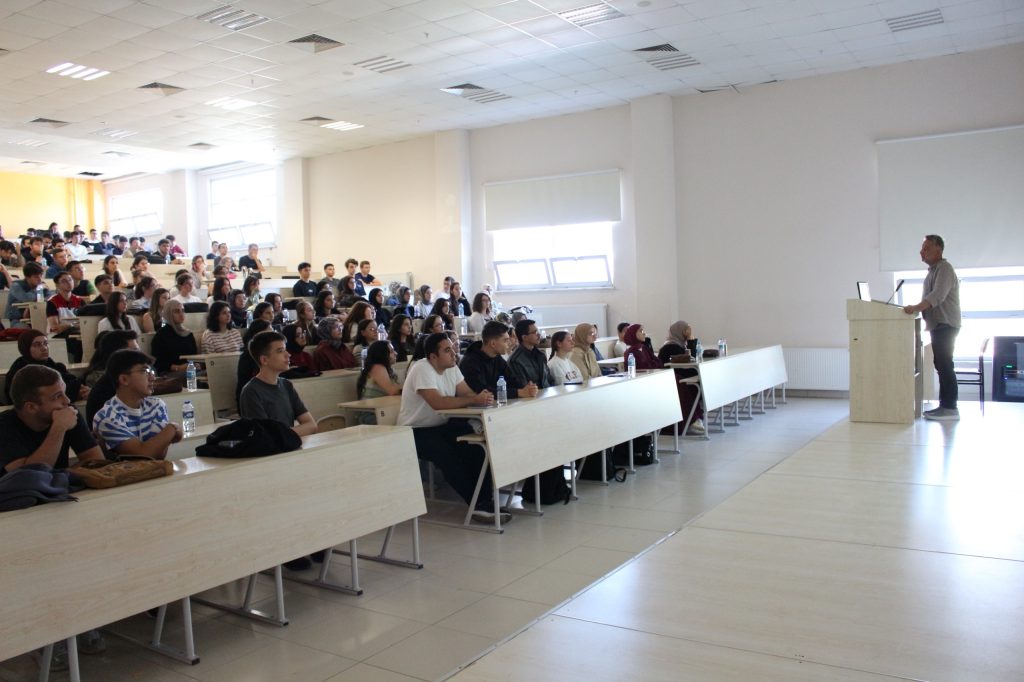 Yeni Tıbbiyelilere Merkez Kütüphaneyi Tanıtmak Amaçlı Oryantasyon Eğitimi