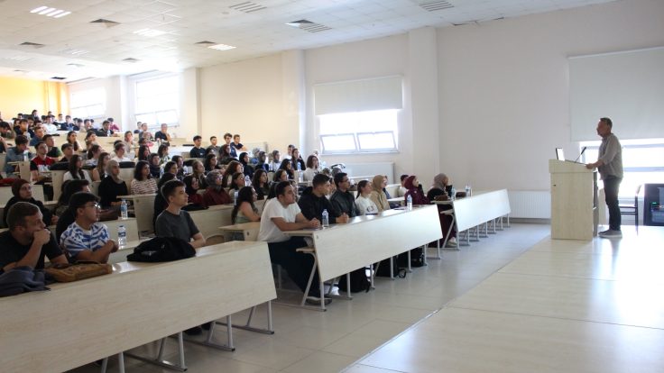 Yeni Tıbbiyelilere Merkez Kütüphaneyi Tanıtmak Amaçlı Oryantasyon Eğitimi