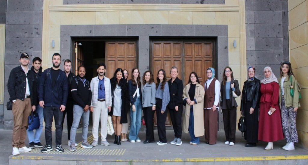 Lisansüstü Eğitim Enstitüsünden Akademik Kariyer Hedefleyenlere Oryantasyon Eğitimi