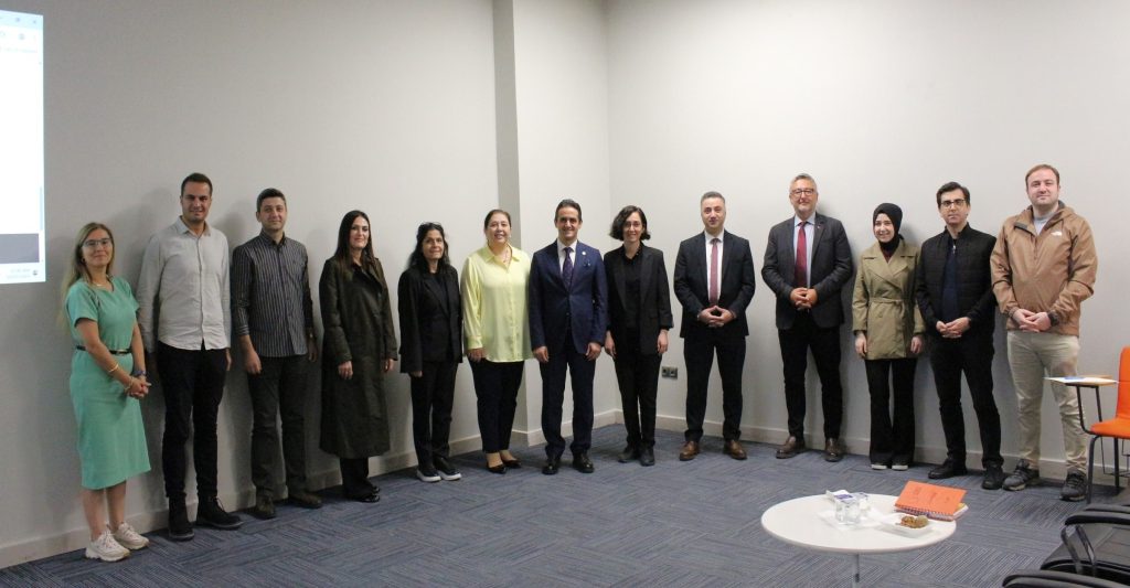 Merkez Kütüphanede Rektör Yardımcılarının Katılımıyla “Web of Science” ve “InCites” Odaklı Bilimsel Araştırma Yolculuğu