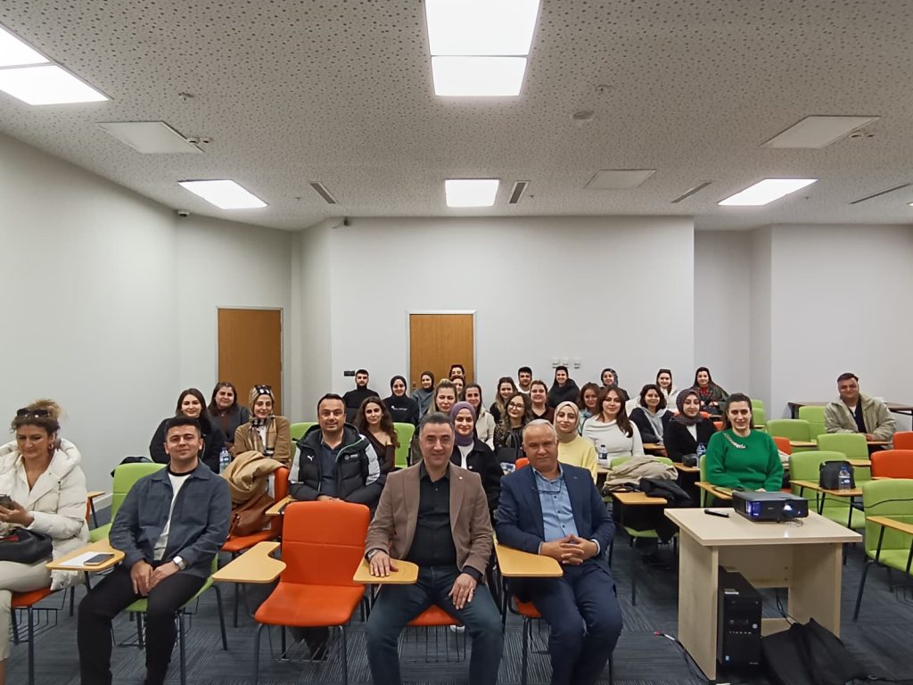 Merkez Kütüphane’de Lisansüstü Öğrencilere Yönelik “Literatür Tarama ve Yapay Zekâ” Semineri