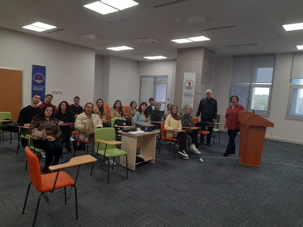 OMÜ Kütüphanesinin Lisansüstü Öğrencilere Yönelik Bilgi Okuryazarlığı Eğitimleri Devam Ediyor